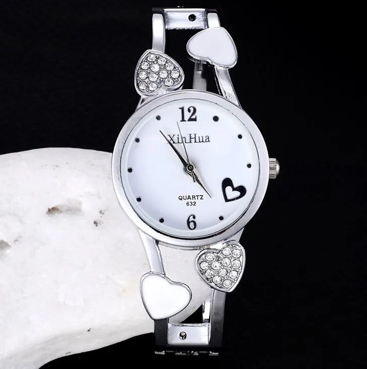 Vintage Silver Stainless Steel Women’s Heart Quartz Watch