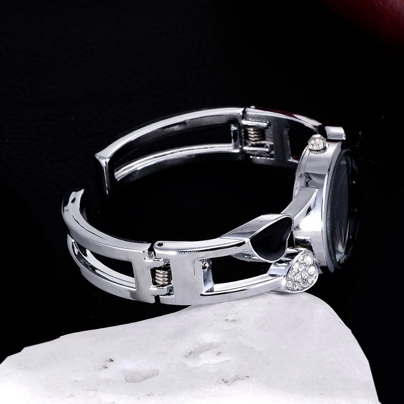 Vintage Silver Stainless Steel Women’s Heart Quartz Watch